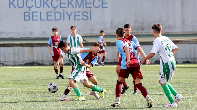 HÜSEYİN GÖÇEK: BU TURNUVADA TÜRK FUTBOLUNU SIRTLAYACAK YETENEKLER VAR