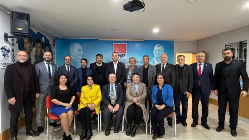 Küçükçekmece Muhtarlarından Burak Ergin’e Hayırlı Olsun Ziyareti