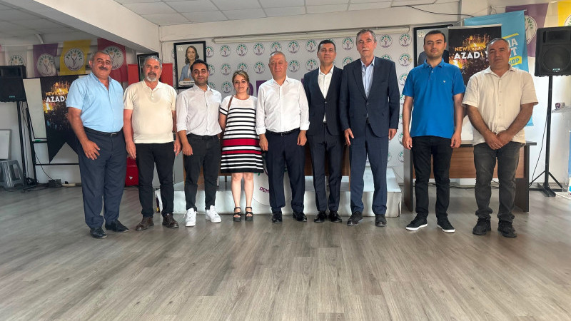 Küçükçekmece Belediyesi Yetkilileri Siyasi Partileri Ziyaret Etti