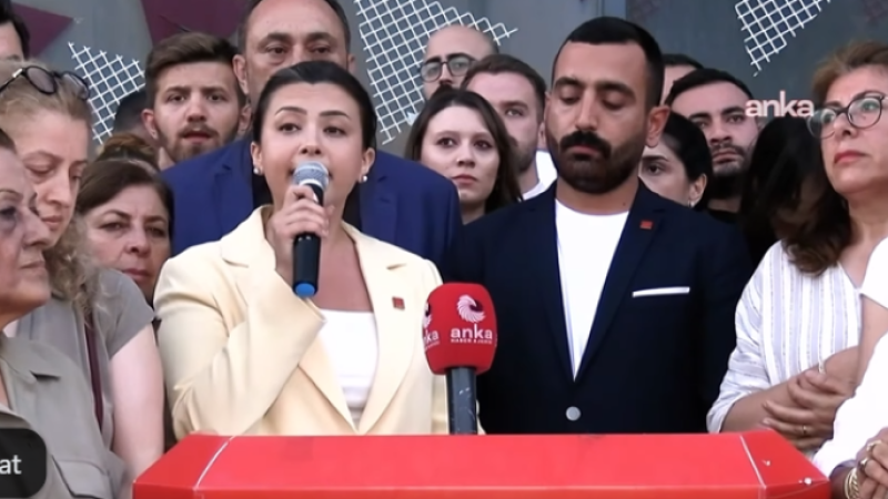 Hatice Selli Dursun; Bilinsin ki geri adım atmayacağız.