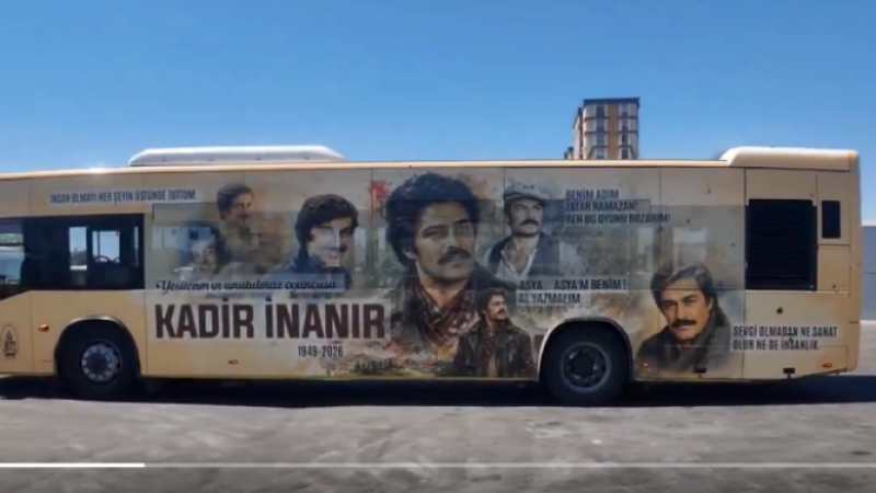 İETT’den Kadir İnanır’a Saygı Otobüsü