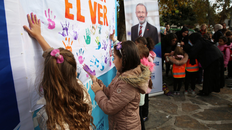 Eyüpsultanlı çocuklar, “Yaşama El Ver” dedi