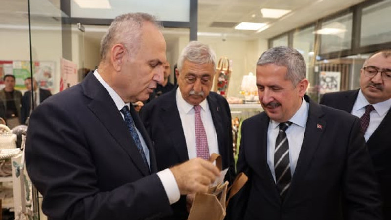 Mahmut Gürcan Sosyal Medyayı Etkin Kullanan Bir Bürokrat