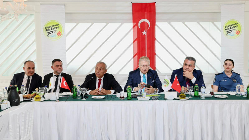 Küçükçekmece Kent Konseyi Muhtarlarla Buluştu