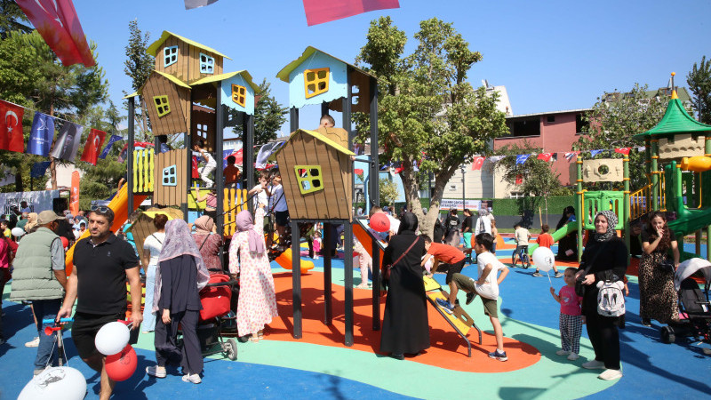 KÜÇÜKÇEKMECE’YE YENİ NEFES ALANI:  İNÖNÜ PARKI AÇILDI