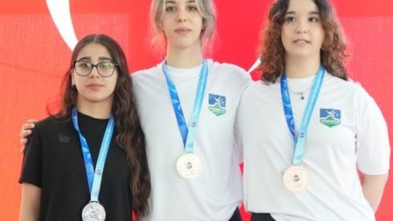 Rekortmenlerin Hocası; Canberk Babaoğlu