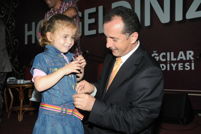 Bağcılar Belediyesi Bin Yetimi Sevindirdi